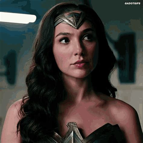 gal gadot wonder woman gif.